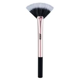 Nykaa Tools & Accessories BlendPro Highlighting Fan Makeup Brush-picture-15