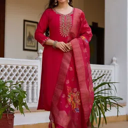 VAAZI CREATOR Women Floral Embroidered Kurta with Trousers & Dupatta-picture-16