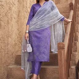 Tikhi Imli Women Floral Embroidered Regular Thread Work Kurta with Trousers & With Dupatta-40