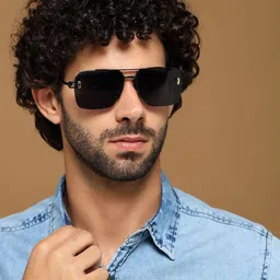 Voyage Unisex Wayfarer Sunglasses with UV Protected Lens image 5