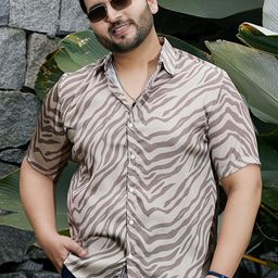 Instafab Plus Men Comfort Opaque Printed Casual Shirt-image-77