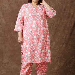 Sizeupp Printed Pure Cotton Plus Size V-Neck Top with Trousers Co-Ords-image-43