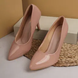 Get Glamr Textured Block Pumps-51