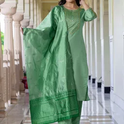 SKYLEE Women Floral Yoke Design Kurta with Trousers & Dupatta-picture-22