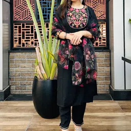 VredeVogel Floral Yoke Design Regular Gotta Patti Kurta With Trousers & Dupatta-14