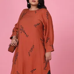 SHOWOFF Plus Size Floral Printed Round Neck Straight Kurta-picture-15