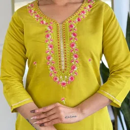 URMIR FASHION Women Floral Embroidered Regular Thread Work Kurta with Trousers & With Dupatta-picture-26