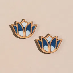 WHE Floral Shaped Studs-19