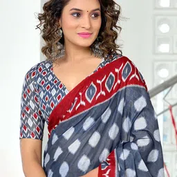 DIVASTRI Block Print Saree With Blouse Piece image 2