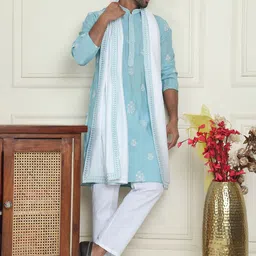 Jompers Men Floral Embroidered Regular Sequinned Kurta with Pyjamas & Dupatta-image-28
