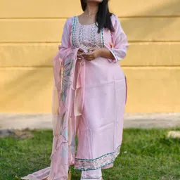 VredeVogel Women Floral Embroidered Regular Kurta with Trousers & With Dupatta-image-92