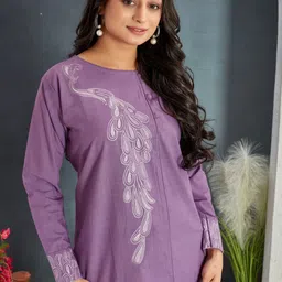 PEACH PIPER Floral Printed V-Neck Pure Cotton Kurti-image-36