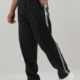Fred Perry Men Loose Fit Mid-Rise Trousers-image-4