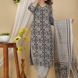 Anouk Rustic Floral Printed V-Neck Straight Kurta with Trousers & Dupatta-18