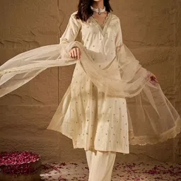 House of Pataudi Embroidered V Neck Kurta Trouser Dupatta Set-image-75