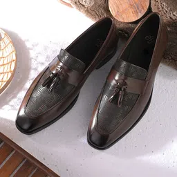 House of Pataudi Men Textured Formal Loafers-image-83