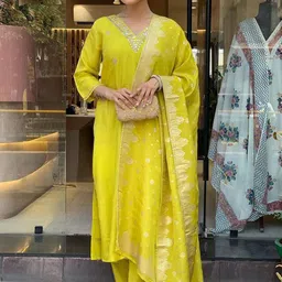 Growdamy Paisley Embroidered V-Neck Straight Kurta With Trouser & Dupatta-image-68
