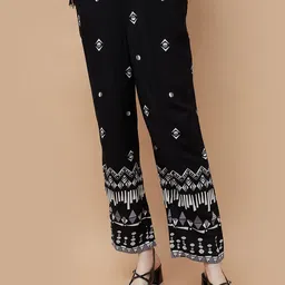 Fame Forever by Lifestyle Women Floral Printed Regular Fit Trousers-picture-11