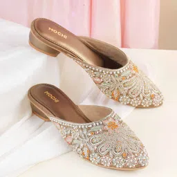Mochi Women Mojaris Flats-picture-27