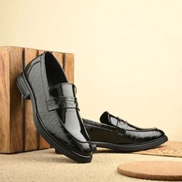 INVICTUS Men Textured Formal Loafers-image-67