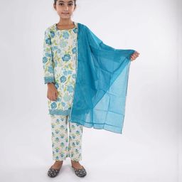FabJunior Girls Floral Printed Gotta Patti Pure Cotton Kurta with Trousers & With Dupatta-image-27