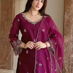 Women Chanderi Kurta Palazzo Dupatta Set-picture-11