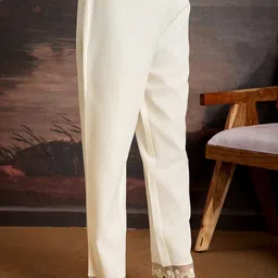 House of Pataudi Embroidered Detail Kurta & Trousers with Net Dupatta image 3