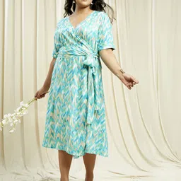 Globus Gloplus Wrap V-Neck Chevron Print Plus Size A-Line Midi Dress With Belt-image-15
