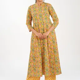 30 Looks Women Floral Printed Regular Pure Cotton Kurta with Trousers-picture-33