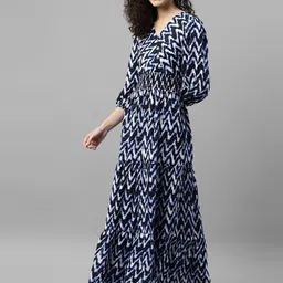 Raiyani Enterprise V-Neck Crepe Anarkali Kurta-picture-1