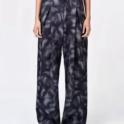 GENES - Lecoanet Hemant Women Printed Relaxed Pleated Trousers-image-17