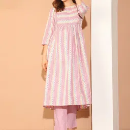 Moms Maternity Women Ethnic Motifs Printed Pleated Pure Cotton Kurta with Trousers-picture-33