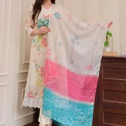 AG TEXTILE Women Floral Printed Regular Kurta with Trousers & With Dupatta-picture-26