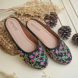 NYTY20 Women Embellished Mules Flats-8