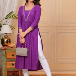 KIAARON Floral Yoke Design Thread Work Square Neck Pleated A-line Naira Cut Kurta-3