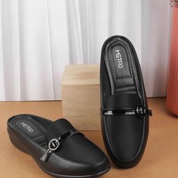 Metro Women Platform Pumps with Buckles-11