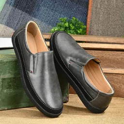 San Frissco Men Lightweight Slip-On Sneakers-23