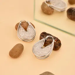 Reenisaa Oval Hoop Earrings-3