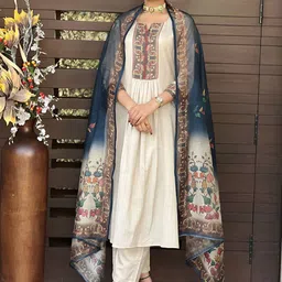 VAAZI CREATOR Women Floral Printed Regular Kurta with Trousers & With Dupatta-47