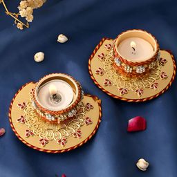 Aura Red & Gold-Toned 2 Pieces Floral Embellished Metal Candle Holders-image-19