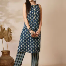 Globus Floral Printed Straight Pure Cotton Kurta with Trousers-picture-27