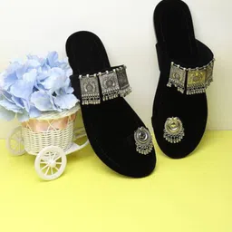 VANIYA SHOES Embellished Rubber One Toe Flats-picture-43