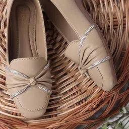 DressBerry Women Embellished Mojaris Flats-image-72