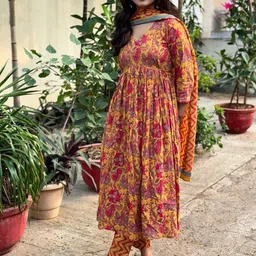 SRILICA Women Floral Printed Regular Sequinned Kurta with Trousers & With Dupatta-24