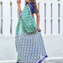 DIVASTRI Geometric Print Zari Design Regular Saree image 3