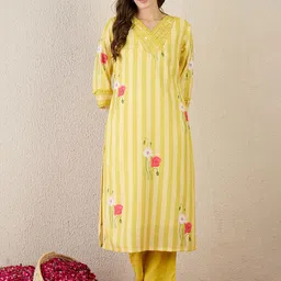 Indo Era Printed V Neck Top With Trousers Co-Ords-picture-27