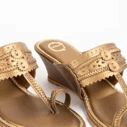 Dhaga Women Loafers-49