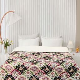 Aura Green & Pink Ethnic Motifs Printed Microfiber AC Room 300 GSM Double Bed Comforter-image-88