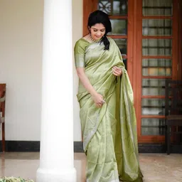 BerMondsey Woven Design Silk Blend Banarasi Saree-16