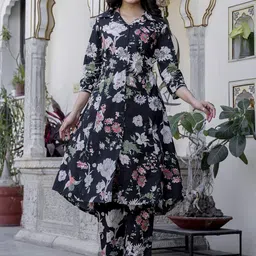 Pistaa Women Floral Printed Regular Pure Cotton Kurta with Trousers-image-90